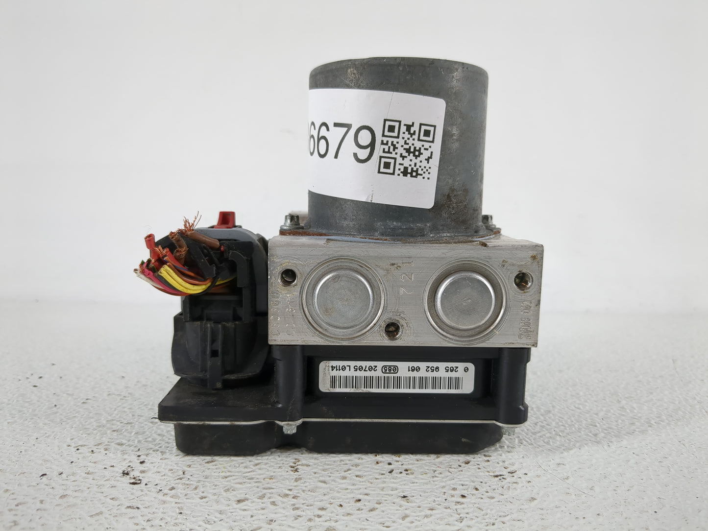 2013 Audi A5 ABS Pump Control Module Replacement P/N:8K0 907 379 CK Fits OEM Used Auto Parts - Oemusedautoparts1.com