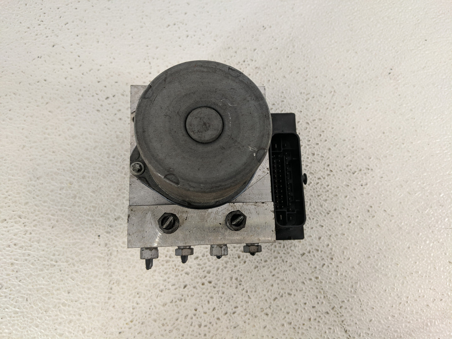 2013 Audi A5 ABS Pump Control Module Replacement P/N:8K0 907 379 CK Fits OEM Used Auto Parts - Oemusedautoparts1.com