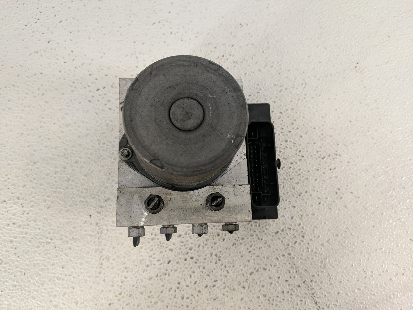 2013 Audi A5 ABS Pump Control Module Replacement P/N:8K0 907 379 CK Fits OEM Used Auto Parts - Oemusedautoparts1.com