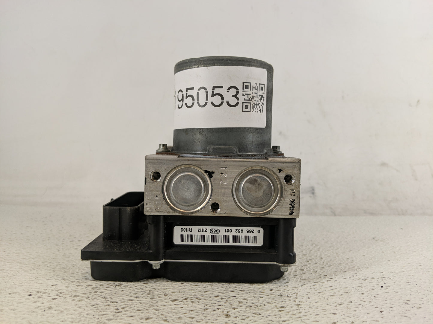 2013 Audi A5 ABS Pump Control Module Replacement P/N:8K0 907 379 CK Fits OEM Used Auto Parts - Oemusedautoparts1.com