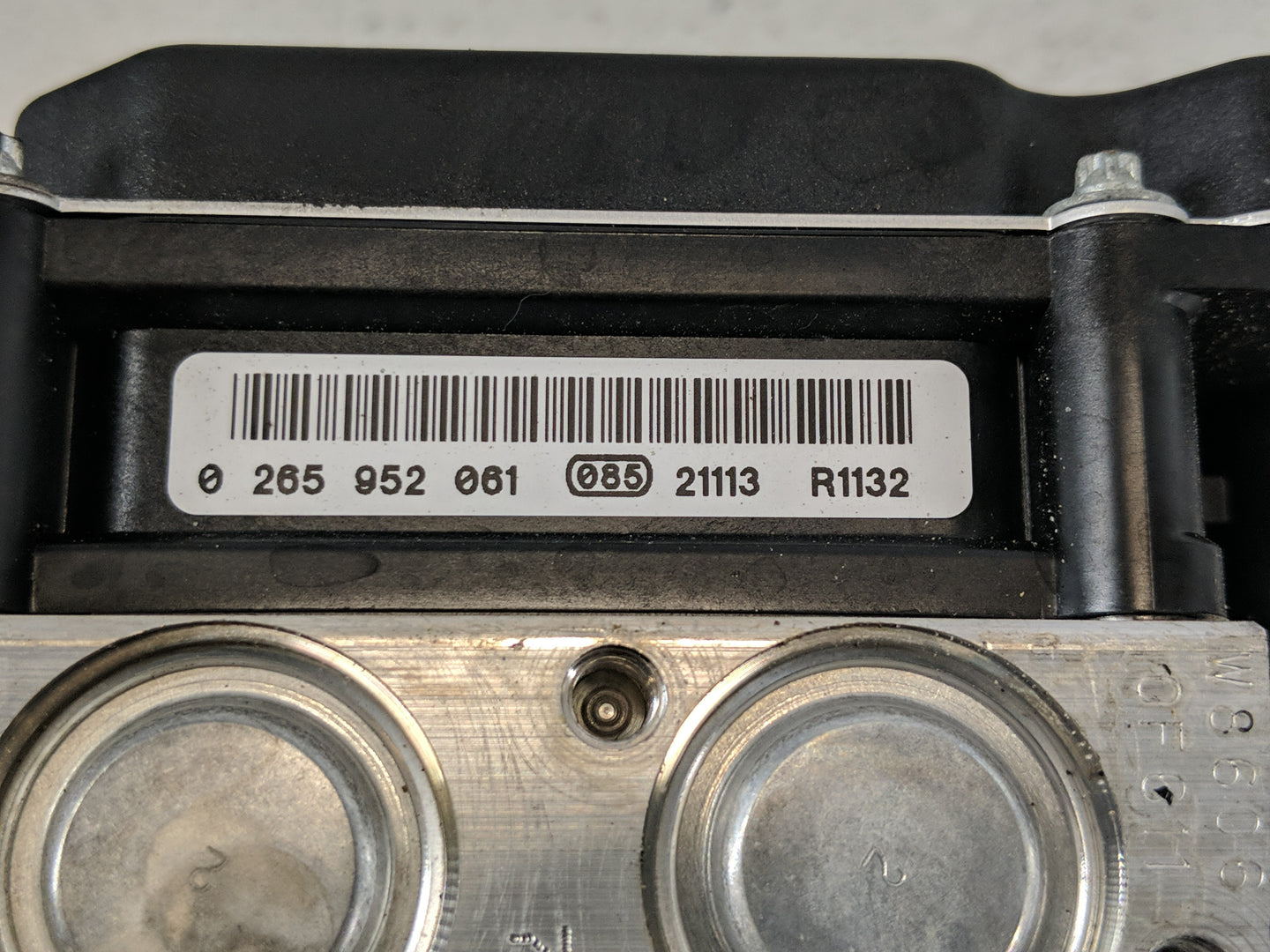 2013 Audi A5 ABS Pump Control Module Replacement P/N:8K0 907 379 CK Fits OEM Used Auto Parts - Oemusedautoparts1.com