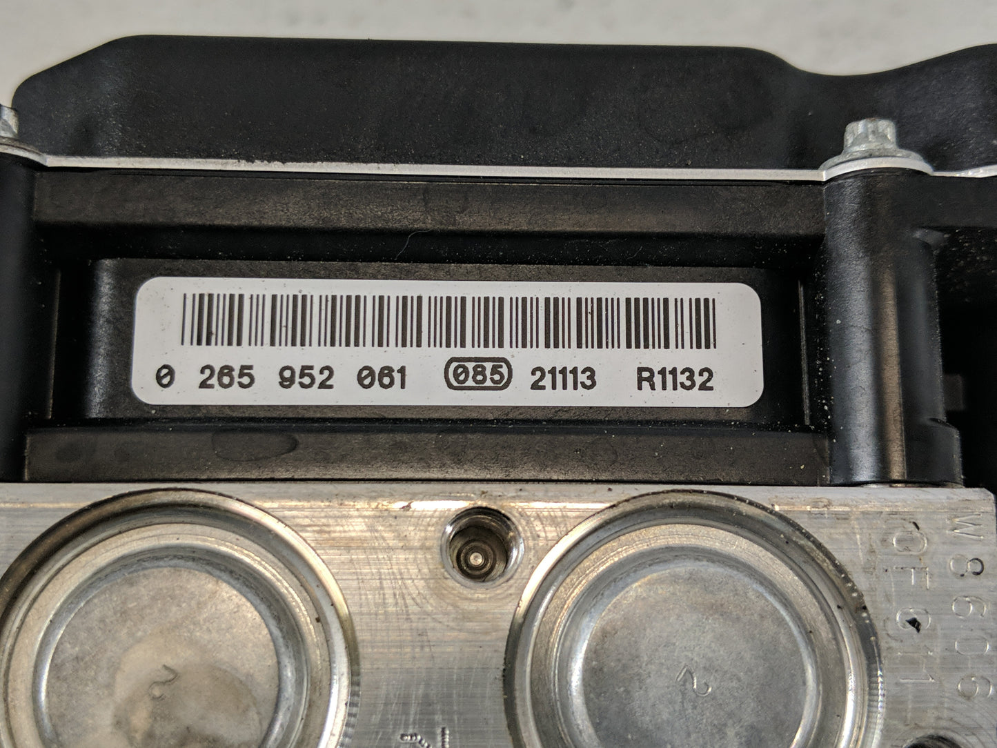 2013 Audi A5 ABS Pump Control Module Replacement P/N:8K0 907 379 CK Fits OEM Used Auto Parts - Oemusedautoparts1.com