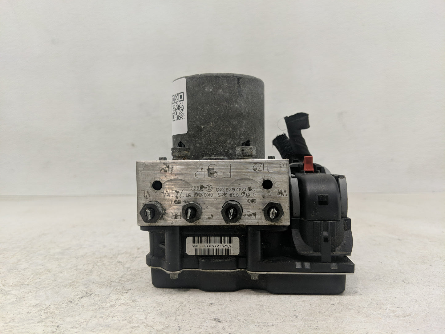 2013 Audi A5 ABS Pump Control Module Replacement P/N:BPA-085 8K0 907 379 CK Fits OEM Used Auto Parts - Oemusedautoparts1.com