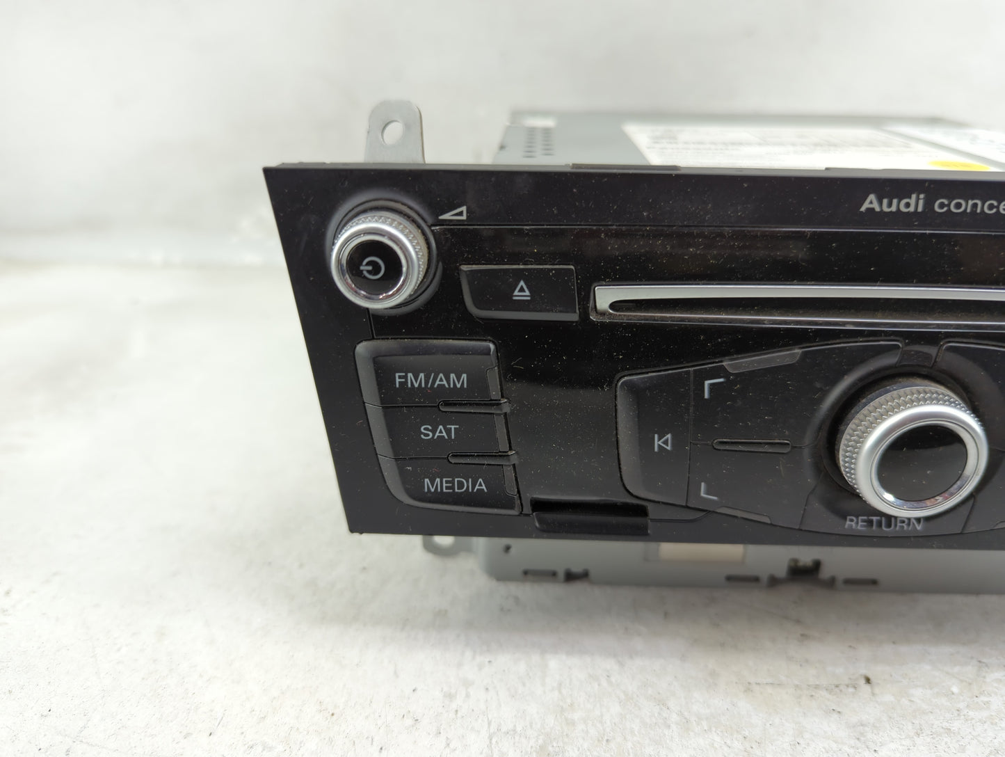 2013 Audi A5 Radio AM FM Cd Player Receiver Replacement P/N:8R1035186H CQ-JA12E2AE Fits Fits 2014 2015 2016 OEM Used Auto Pa
