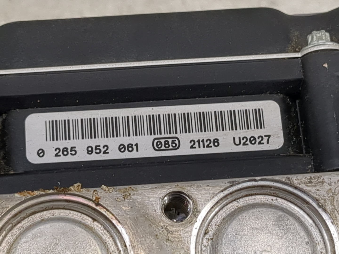 2013 Audi A5 ABS Pump Control Module Replacement P/N:0 265 952 061 Fits OEM Used Auto Parts - Oemusedautoparts1.com