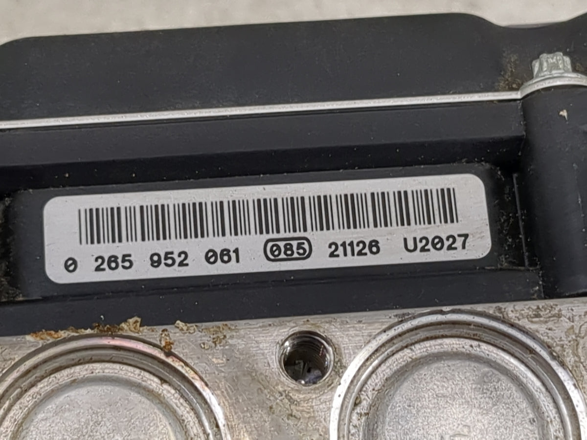 2013 Audi A5 Anti-Lock Brake ABS Pump Module Actuator OEM P/N:0 265 952 061 Fits OEM Used Auto Parts - Oemusedautoparts1.com