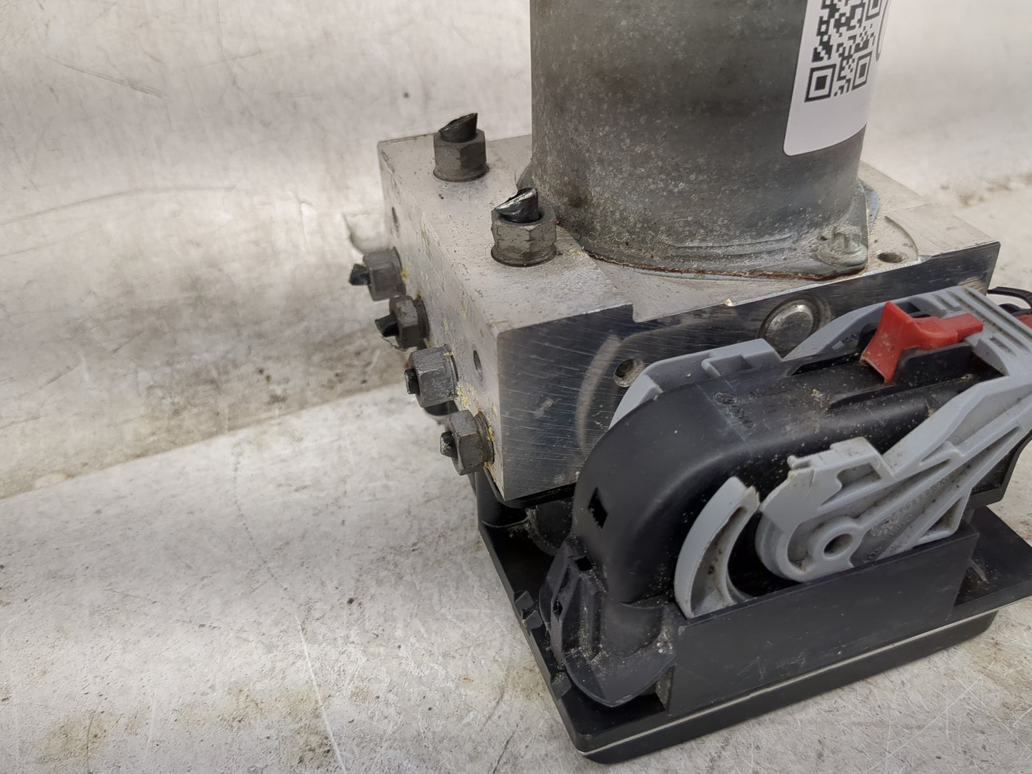 2013 Audi A5 ABS Pump Control Module Replacement P/N:0 265 239 345 Fits OEM Used Auto Parts - Oemusedautoparts1.com