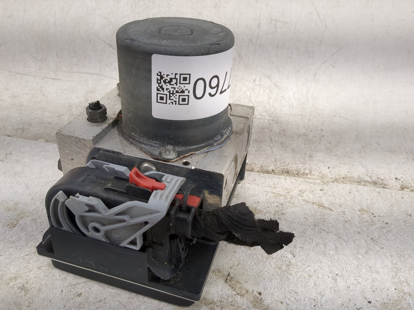2013 Audi A5 ABS Pump Control Module Replacement P/N:0 265 239 345 Fits OEM Used Auto Parts - Oemusedautoparts1.com
