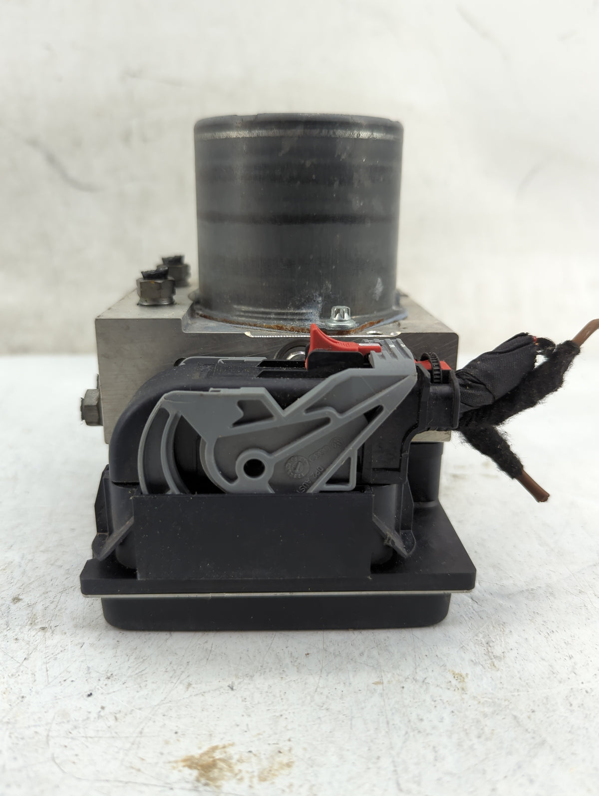 2013 Audi A5 Anti-Lock Brake ABS Pump Module Actuator OEM P/N:8K0 907 379 CK Fits OEM Used Auto Parts - Oemusedautoparts1.co