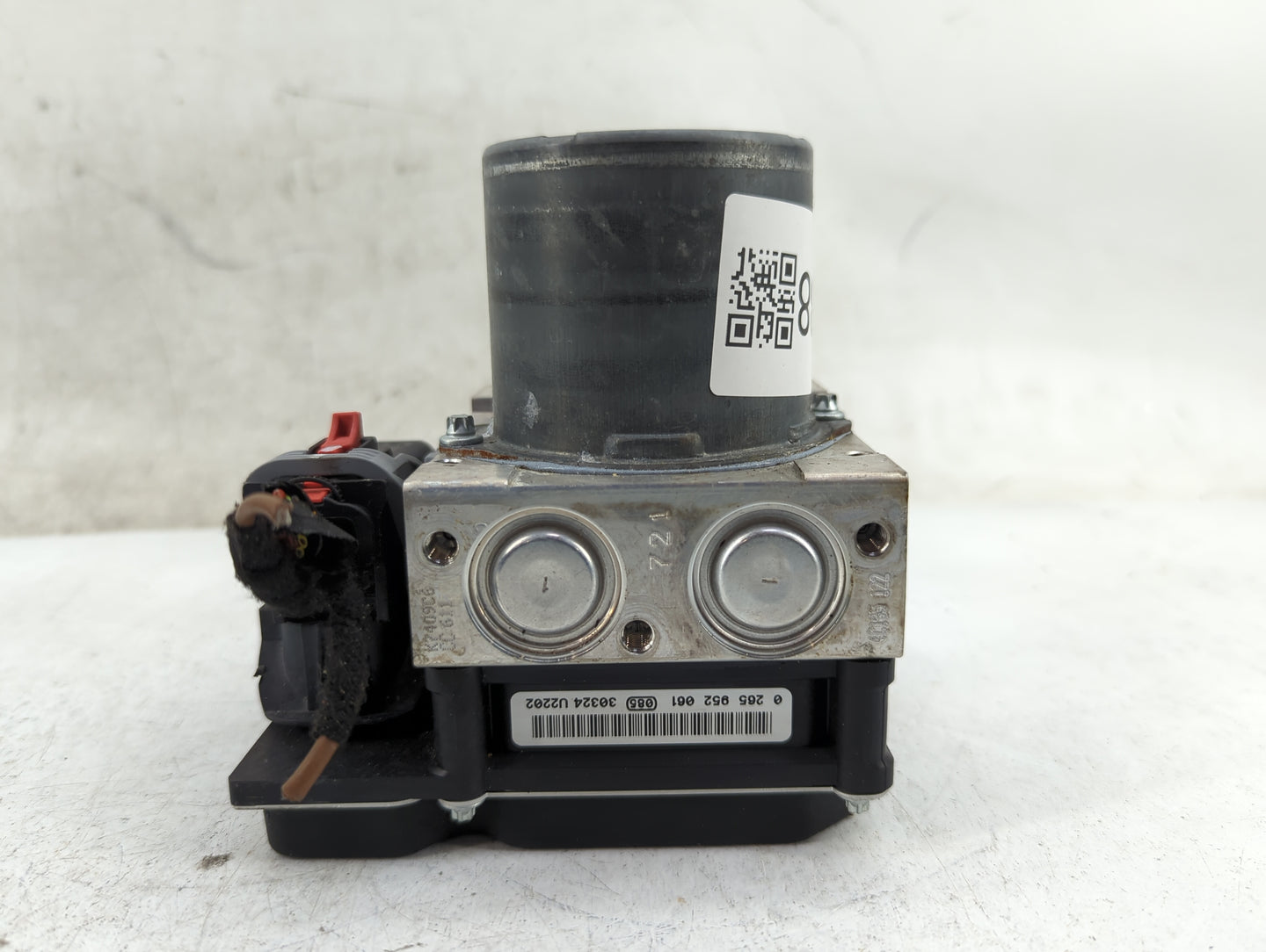 2013 Audi A5 ABS Pump Control Module Replacement P/N:8K0 907 379 CK Fits OEM Used Auto Parts - Oemusedautoparts1.com