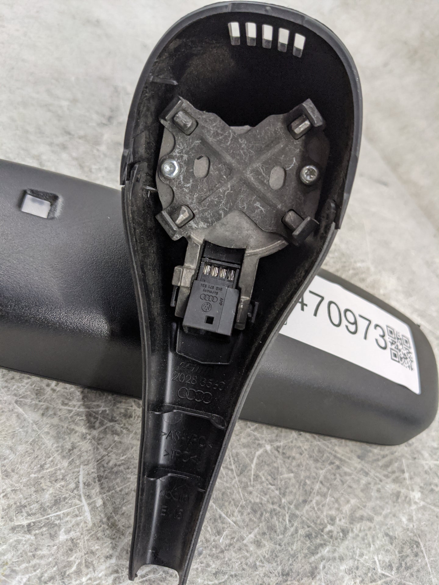 2009-2013 Audi A5 Interior Rear View Mirror Replacement OEM P/N:8T0857511AC Fits Fits 2009 2010 2011 2012 2013 OEM Used Auto