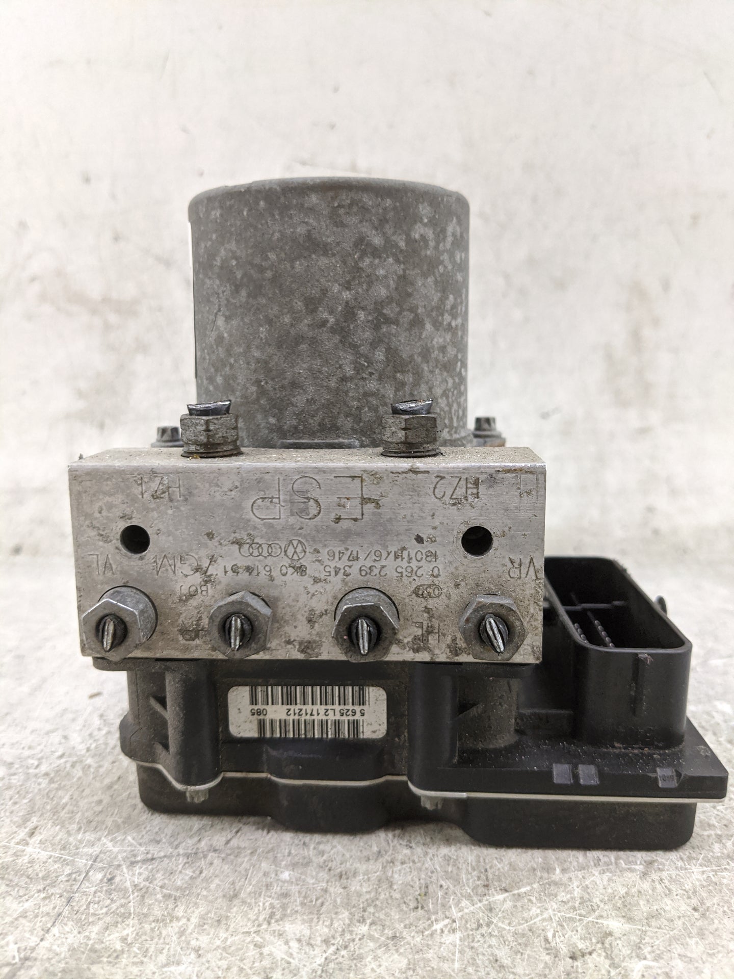 2013 Audi A5 ABS Pump Control Module Replacement P/N:8K0907379CK 8K0614517CM, 0265239345, 0265952061 Fits OEM Used Auto Part