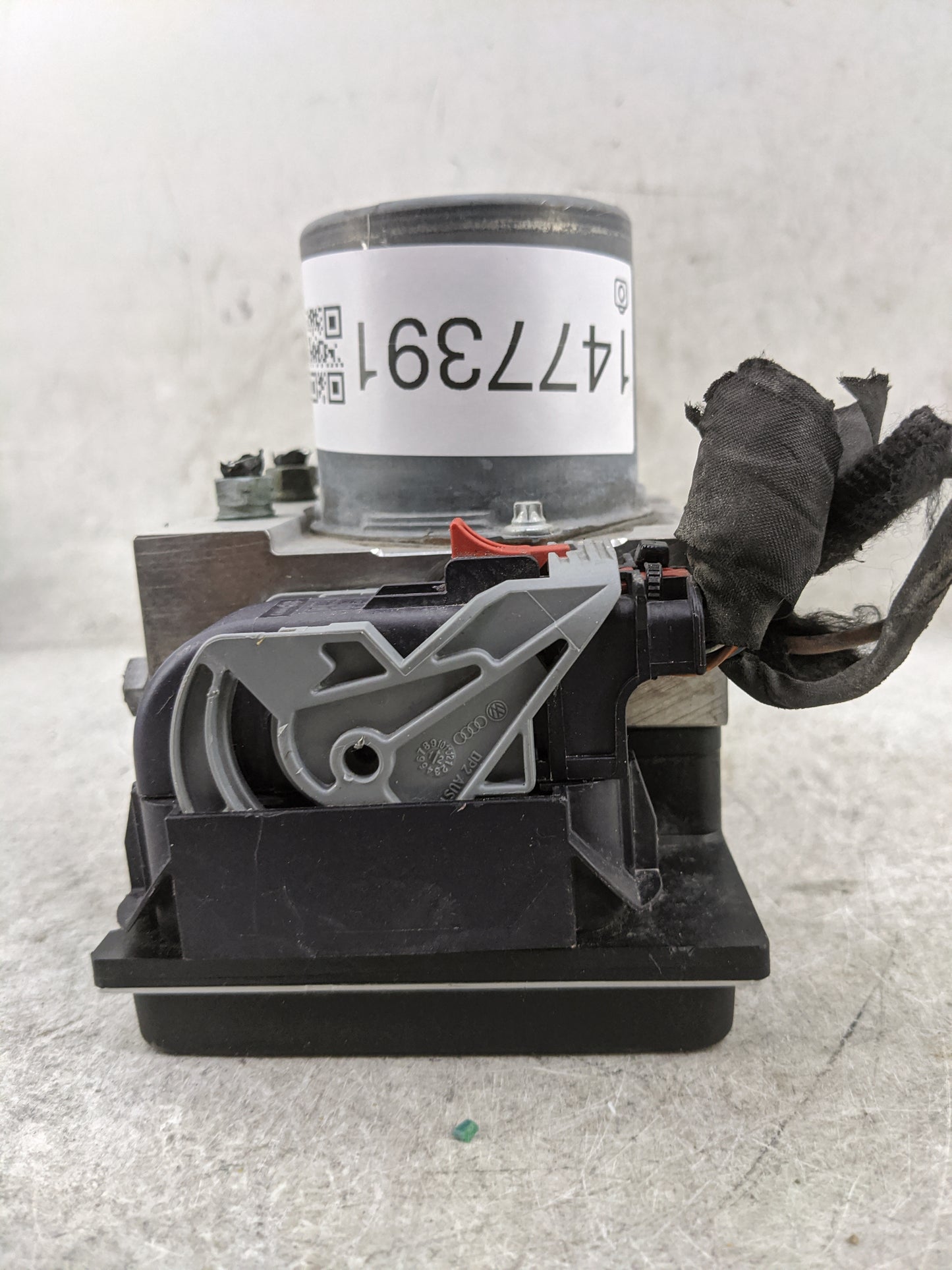 2013 Audi A5 ABS Pump Control Module Replacement P/N:0265239348 8K0614517GH, 0265952062, 8K0907379CH Fits OEM Used Auto Part