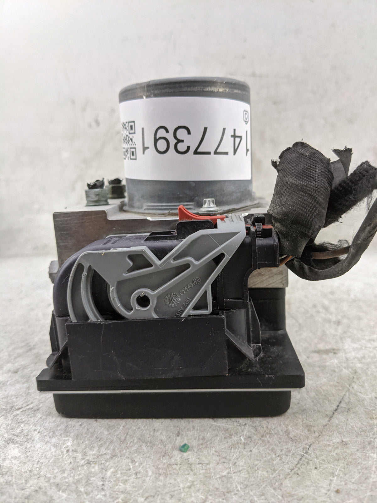 2013 Audi A5 Anti-Lock Brake ABS Pump Module Actuator OEM P/N:0265239348 8K0614517GH, 0265952062, 8K0907379CH Fits OEM Used 