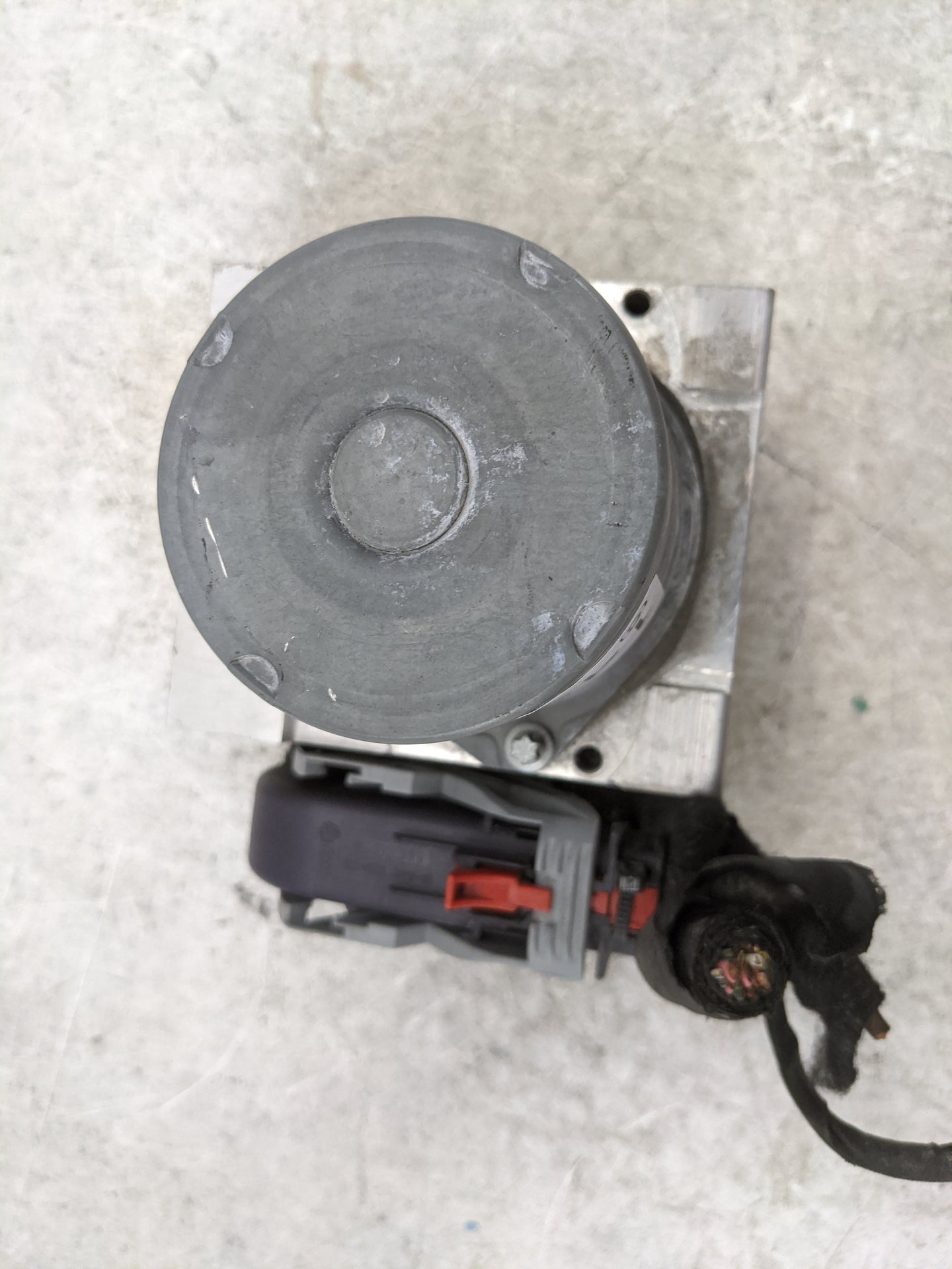 2013 Audi A5 ABS Pump Control Module Replacement P/N:0265239348 8K0614517GH, 0265952062, 8K0907379CH Fits OEM Used Auto Part