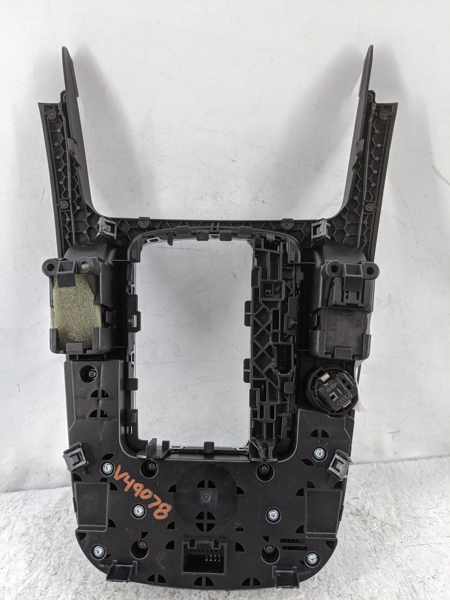 Audi A5 Radio Cd Changer 8t0919611l|8t0919611lwfx - Oemusedautoparts1.com