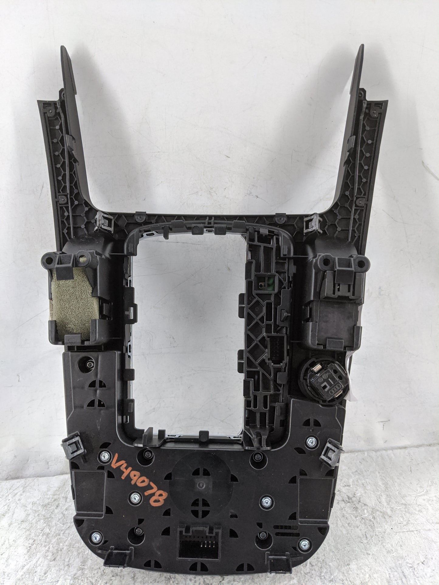 Audi A5 Radio Cd Changer 8t0919611l|8t0919611lwfx - Oemusedautoparts1.com