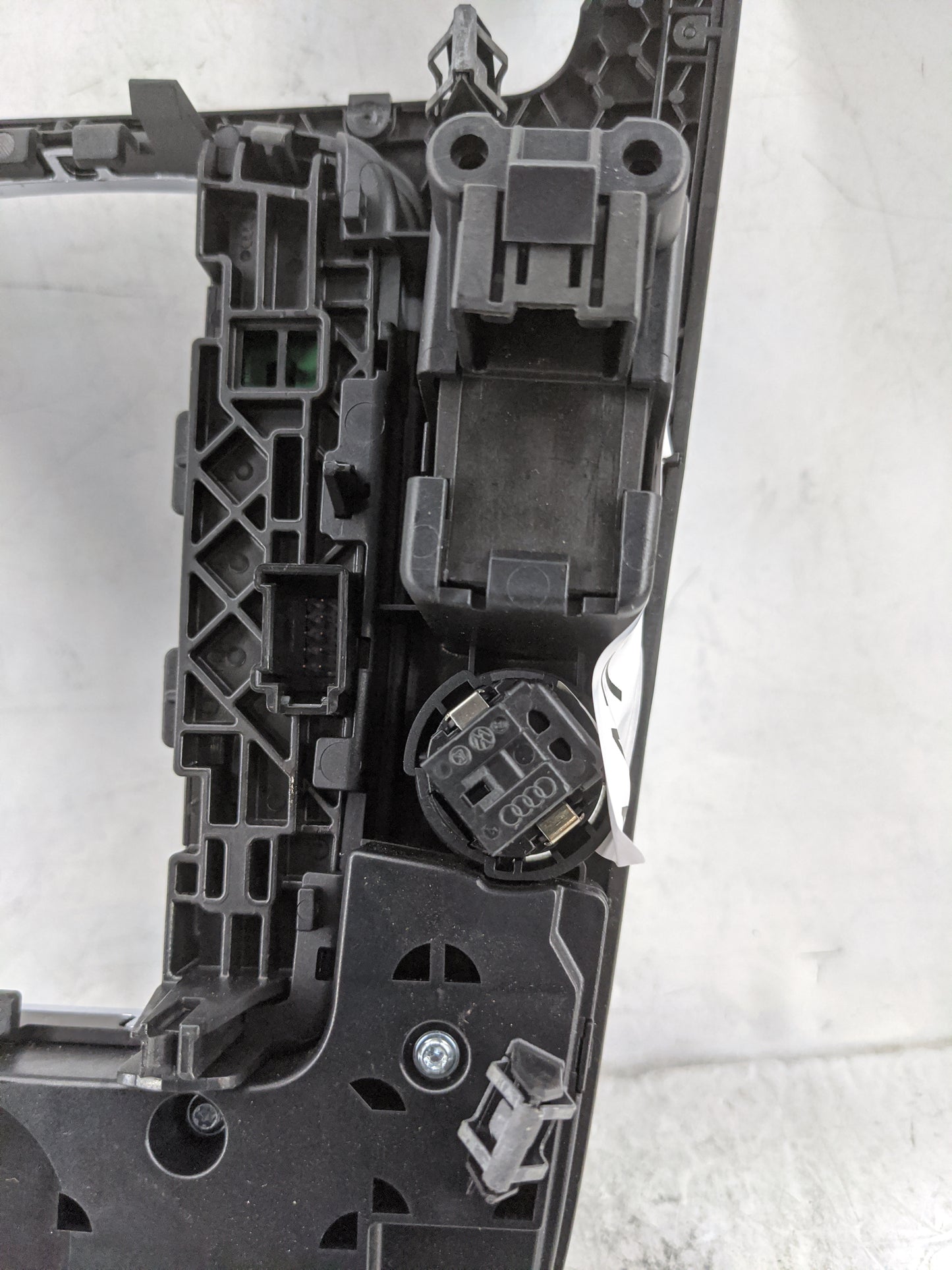 Audi A5 Radio Cd Changer 8t0919611l|8t0919611lwfx - Oemusedautoparts1.com