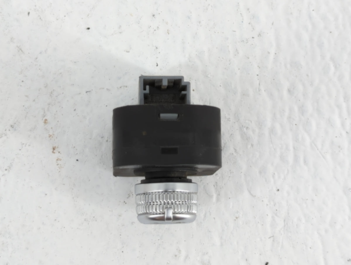 Mirror Control Switch - Oemusedautoparts1.com