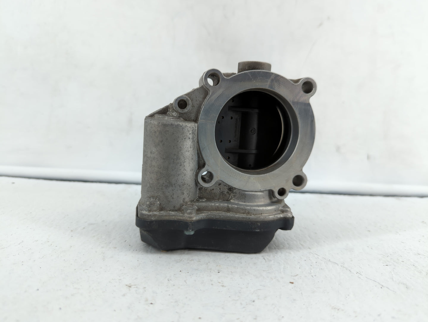 2010-2017 Audi A5 Throttle Body P/N:06F 133 062 G 06F 133 062 Q Fits OEM Used Auto Parts - Oemusedautoparts1.com