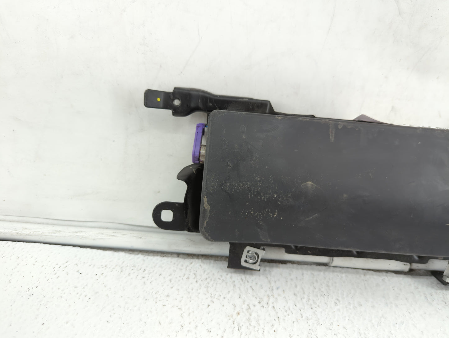 2013-2017 Audi A5 Air Bag Passenger Right Knee OEM P/N:M22L272311 M22N254111 Fits Fits 2013 2014 2015 2016 2017 OEM Used Aut