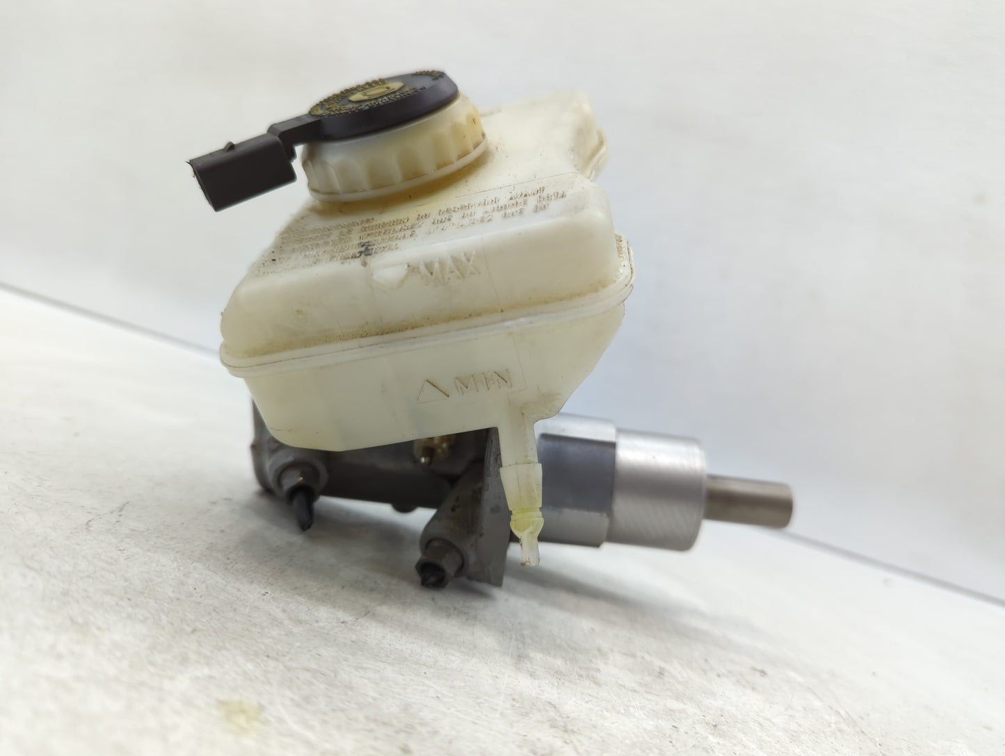 2013-2016 Audi A5 Brake Master Cylinder - Oemusedautoparts1.com