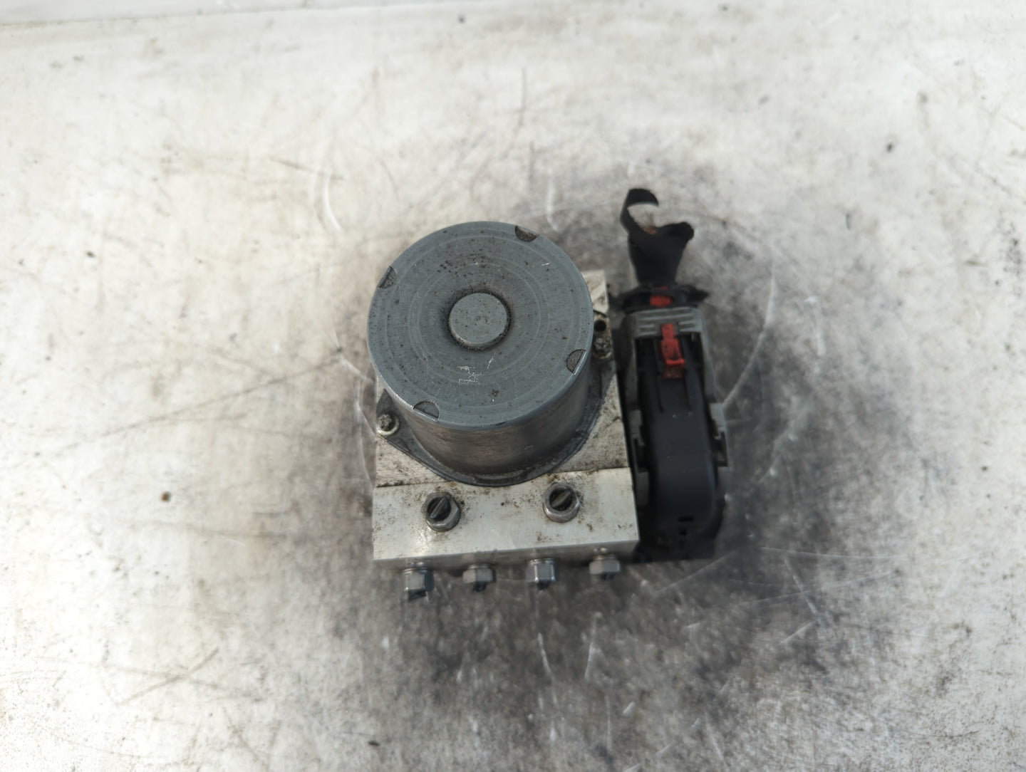 2013 Audi A5 ABS Pump Control Module Replacement P/N:8K0 614 517 0 265 239 345 Fits OEM Used Auto Parts - Oemusedautoparts1.