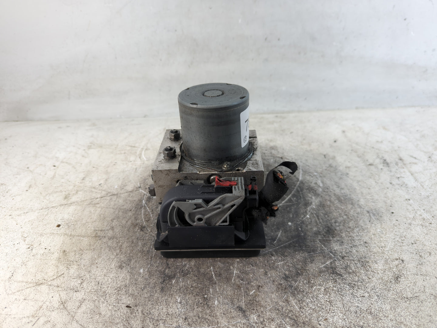 2013 Audi A5 ABS Pump Control Module Replacement P/N:8K0 614 517 0 265 239 345 Fits OEM Used Auto Parts - Oemusedautoparts1.