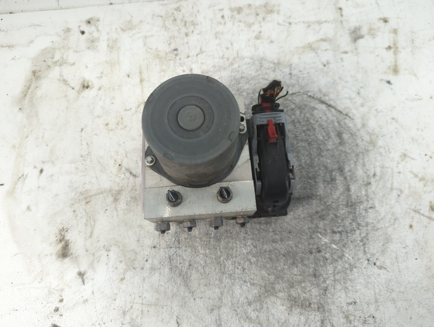 2013 Audi A5 ABS Pump Control Module Replacement P/N:8K0 614 517 GM Fits OEM Used Auto Parts - Oemusedautoparts1.com