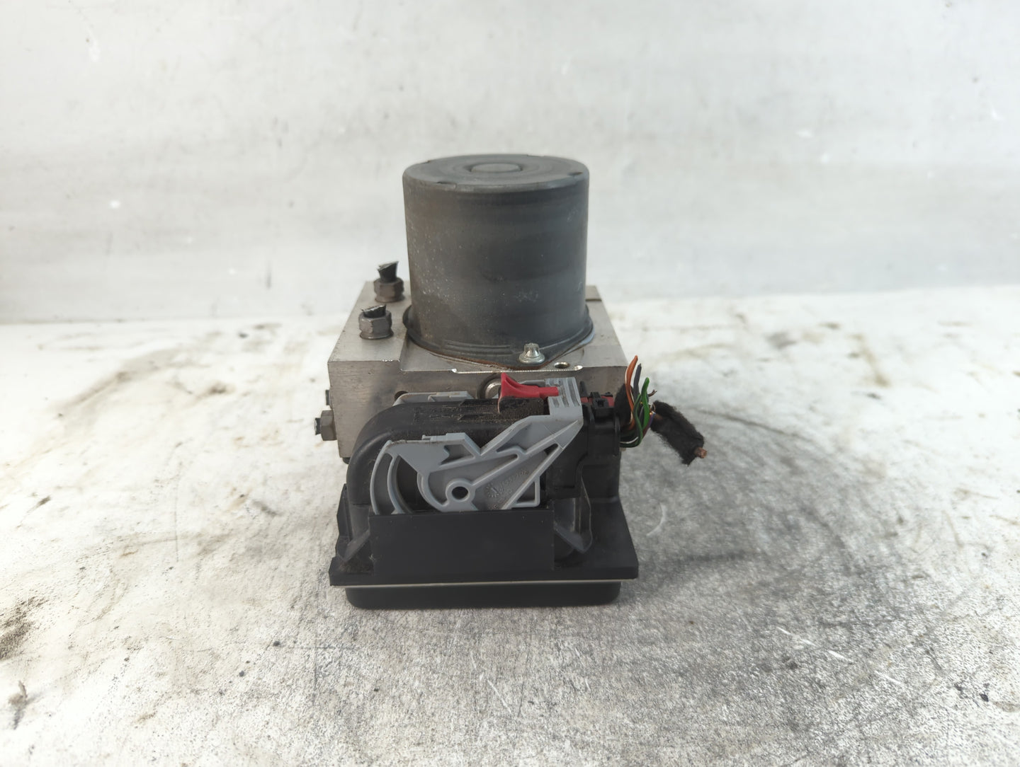 2013 Audi A5 ABS Pump Control Module Replacement P/N:8K0 614 517 GM Fits OEM Used Auto Parts - Oemusedautoparts1.com