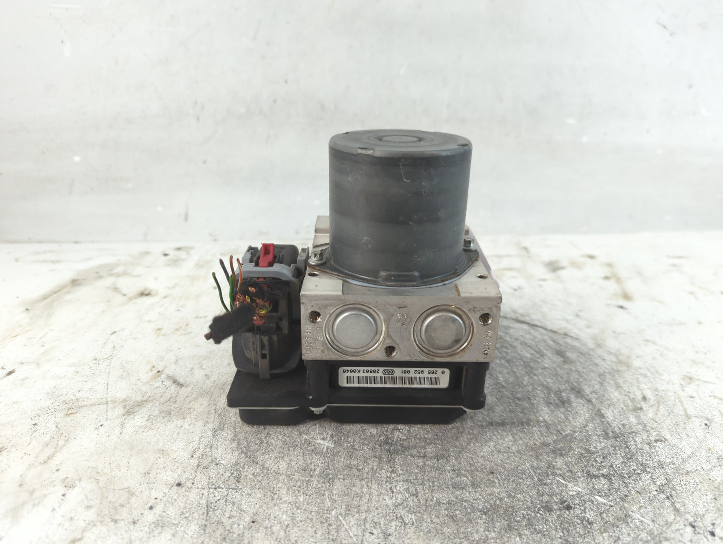 2013 Audi A5 ABS Pump Control Module Replacement P/N:8K0 614 517 GM Fits OEM Used Auto Parts - Oemusedautoparts1.com