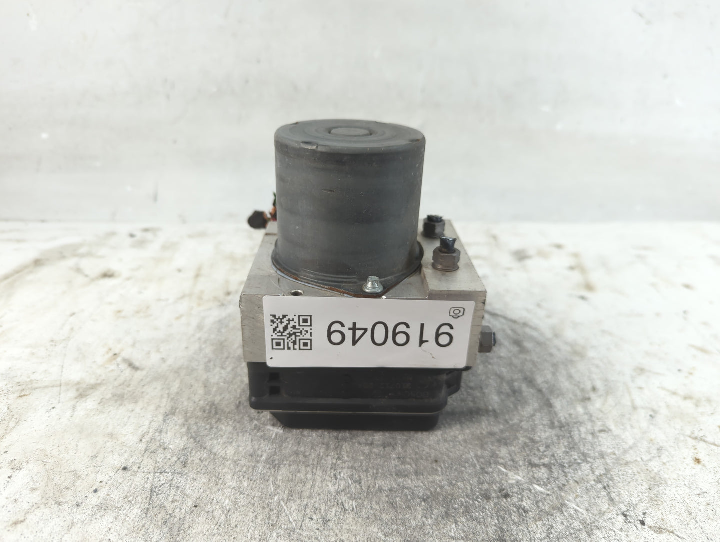 2013 Audi A5 ABS Pump Control Module Replacement P/N:8K0 614 517 GM Fits OEM Used Auto Parts - Oemusedautoparts1.com