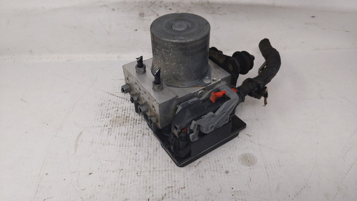 2013 Audi A5 Quattro Anti-Lock Brake ABS Pump Module Actuator OEM P/N:8K0 614 517GM 8K0 907 379 CK Fits OEM Used Auto Parts 