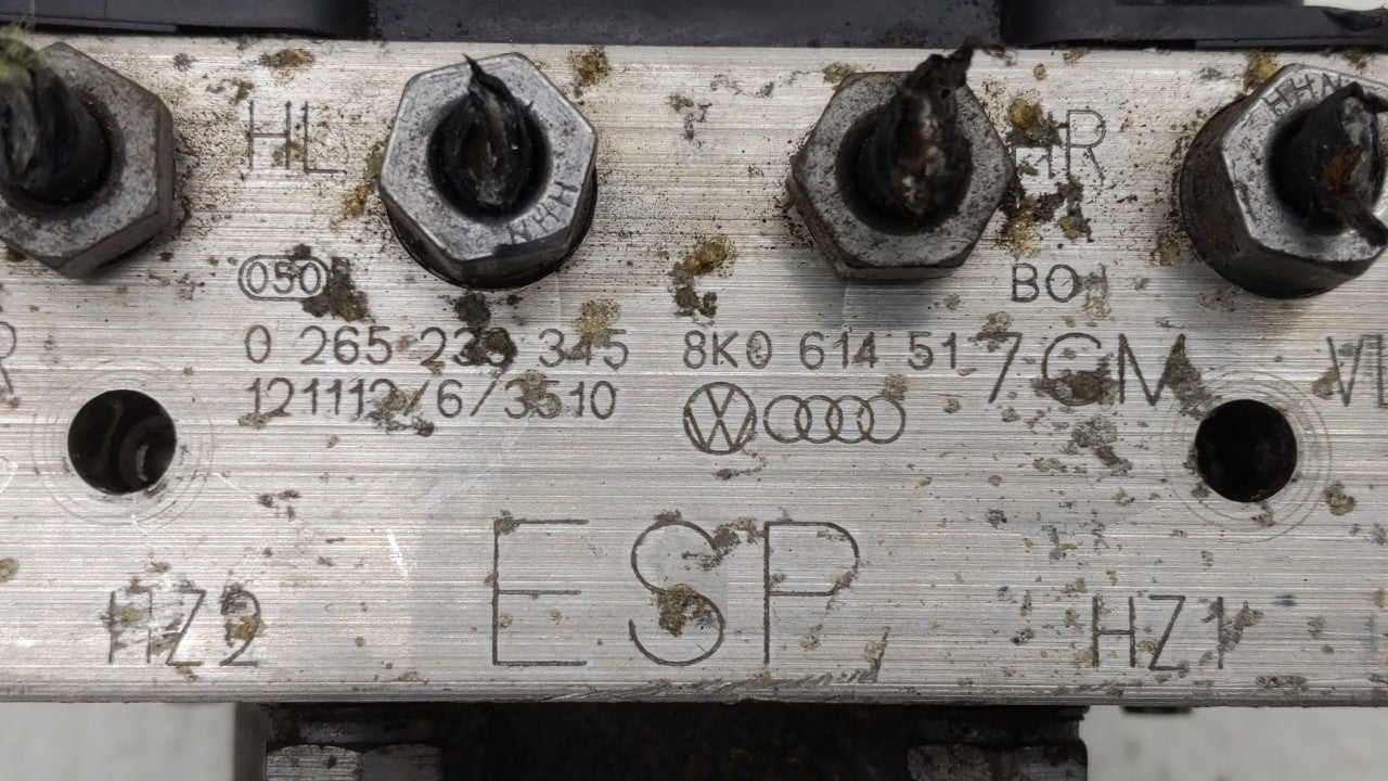 2013 Audi A5 Quattro ABS Pump Control Module Replacement P/N:8K0 614 517GM 8K0 907 379 CK Fits OEM Used Auto Parts - Oemused