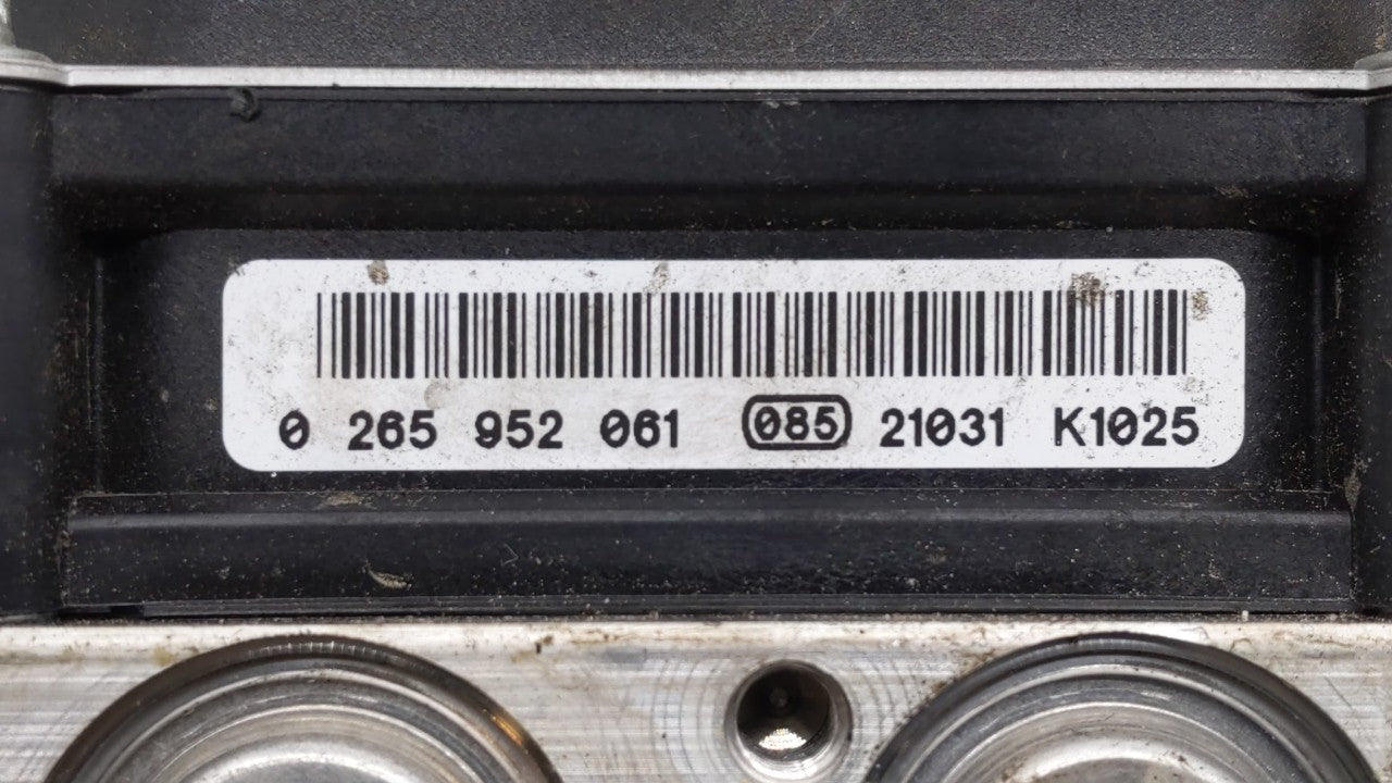 2013 Audi A5 Quattro ABS Pump Control Module Replacement P/N:8K0 614 517GM 8K0 907 379 CK Fits OEM Used Auto Parts - Oemused