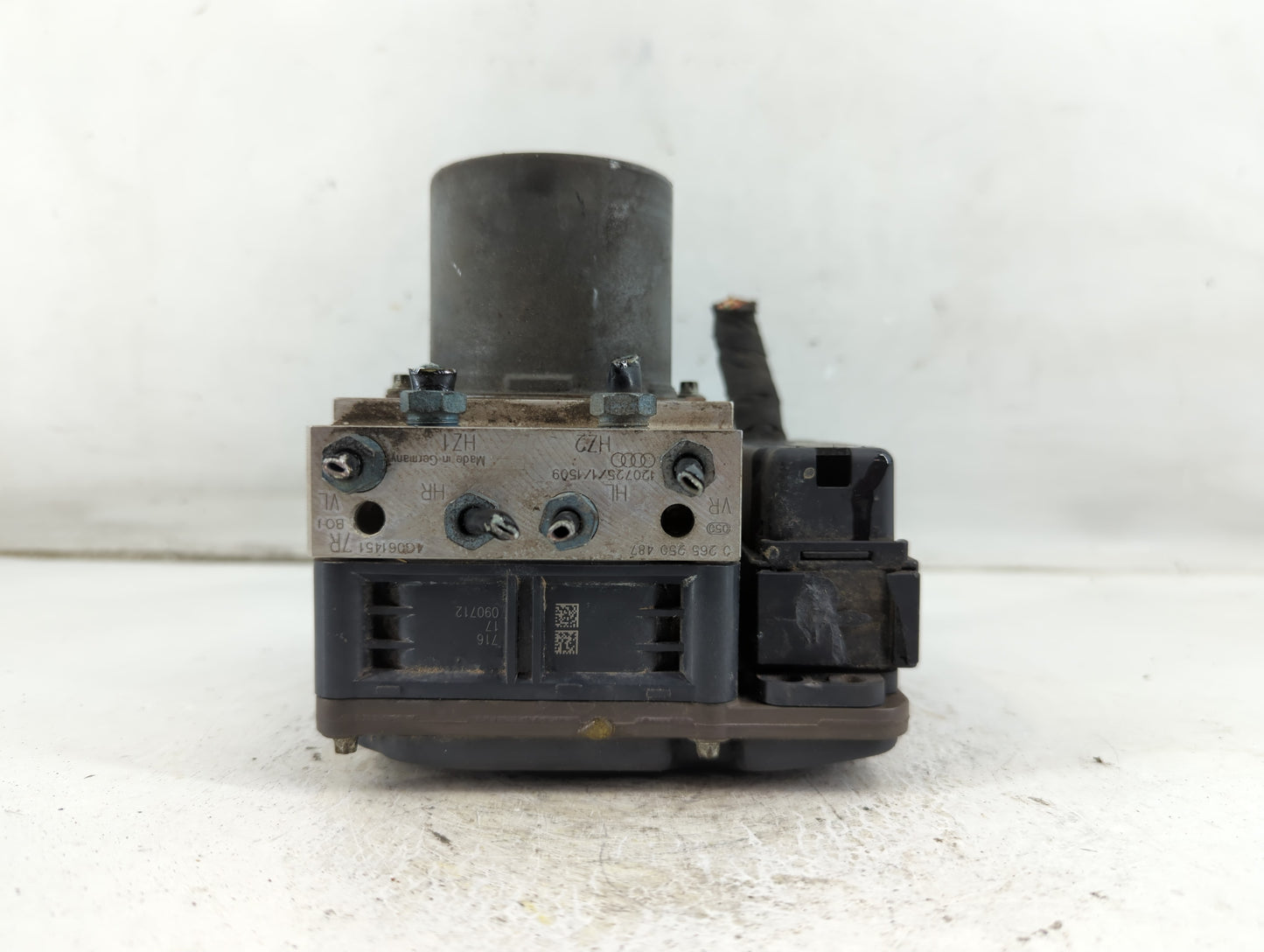 2012-2013 Audi A6 ABS Pump Control Module Replacement P/N:0 265 250 487 Fits Fits 2012 2013 2014 2015 OEM Used Auto Parts - 