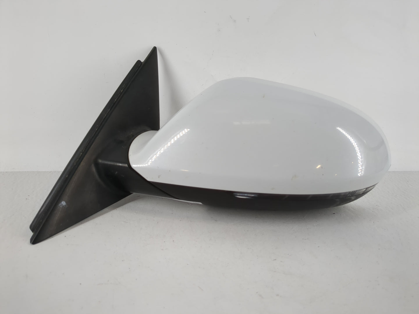 2012-2013 Audi A6 Driver Side View Mirror - Left Door Mirror OEM Used - Oemusedautoparts1.com