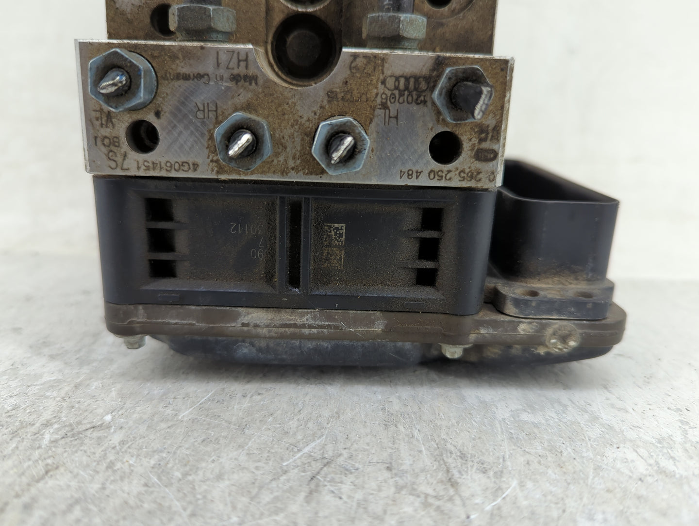 2012-2013 Audi A6 ABS Pump Control Module Replacement P/N:0 265 250 484 0 265 960 419, 4G0 907 379 Fits Fits 2012 2013 2014 