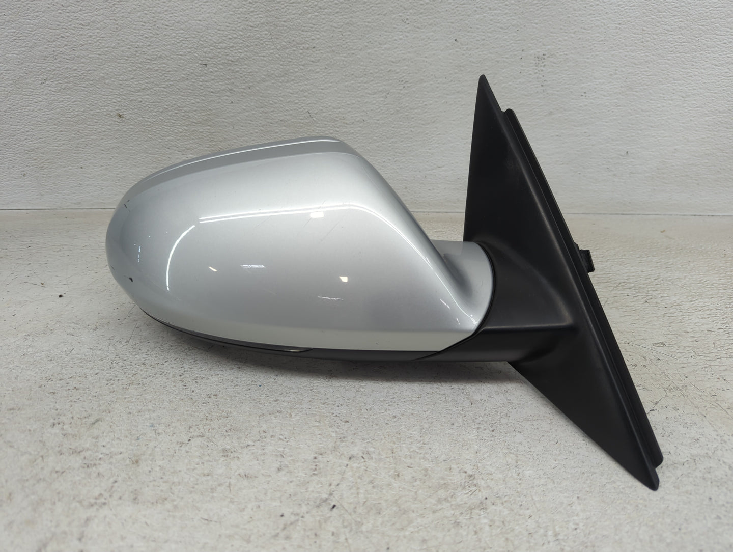 2012-2013 Audi A6 Passenger Right Side View Manual Door Mirror Silver - Oemusedautoparts1.com