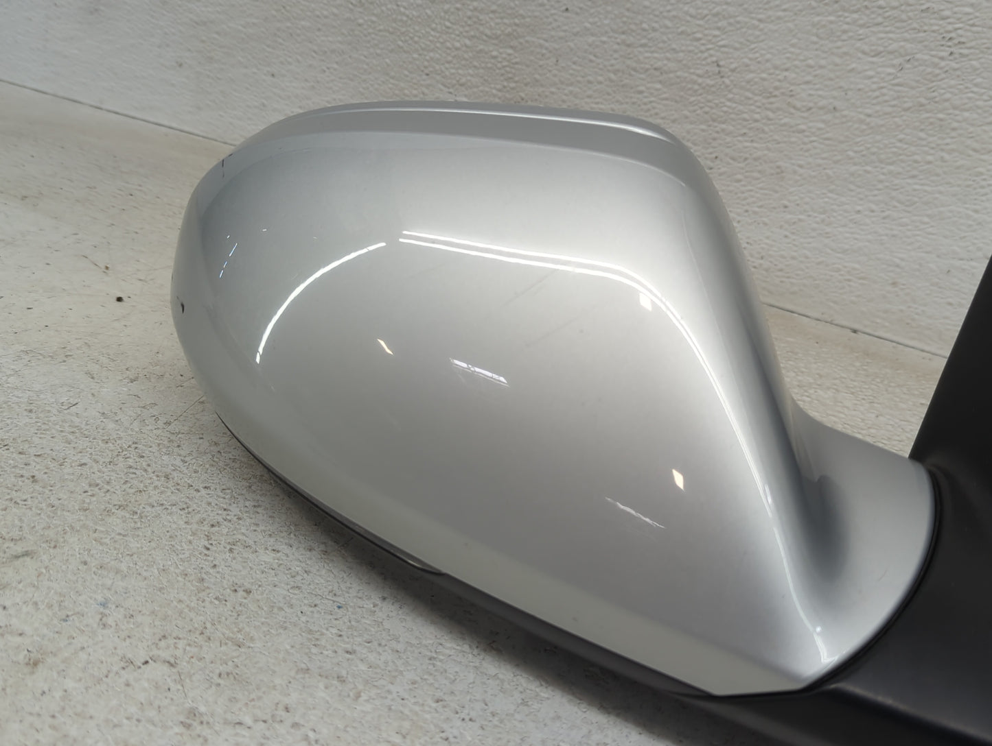 2012-2013 Audi A6 Passenger Right Side View Manual Door Mirror Silver - Oemusedautoparts1.com