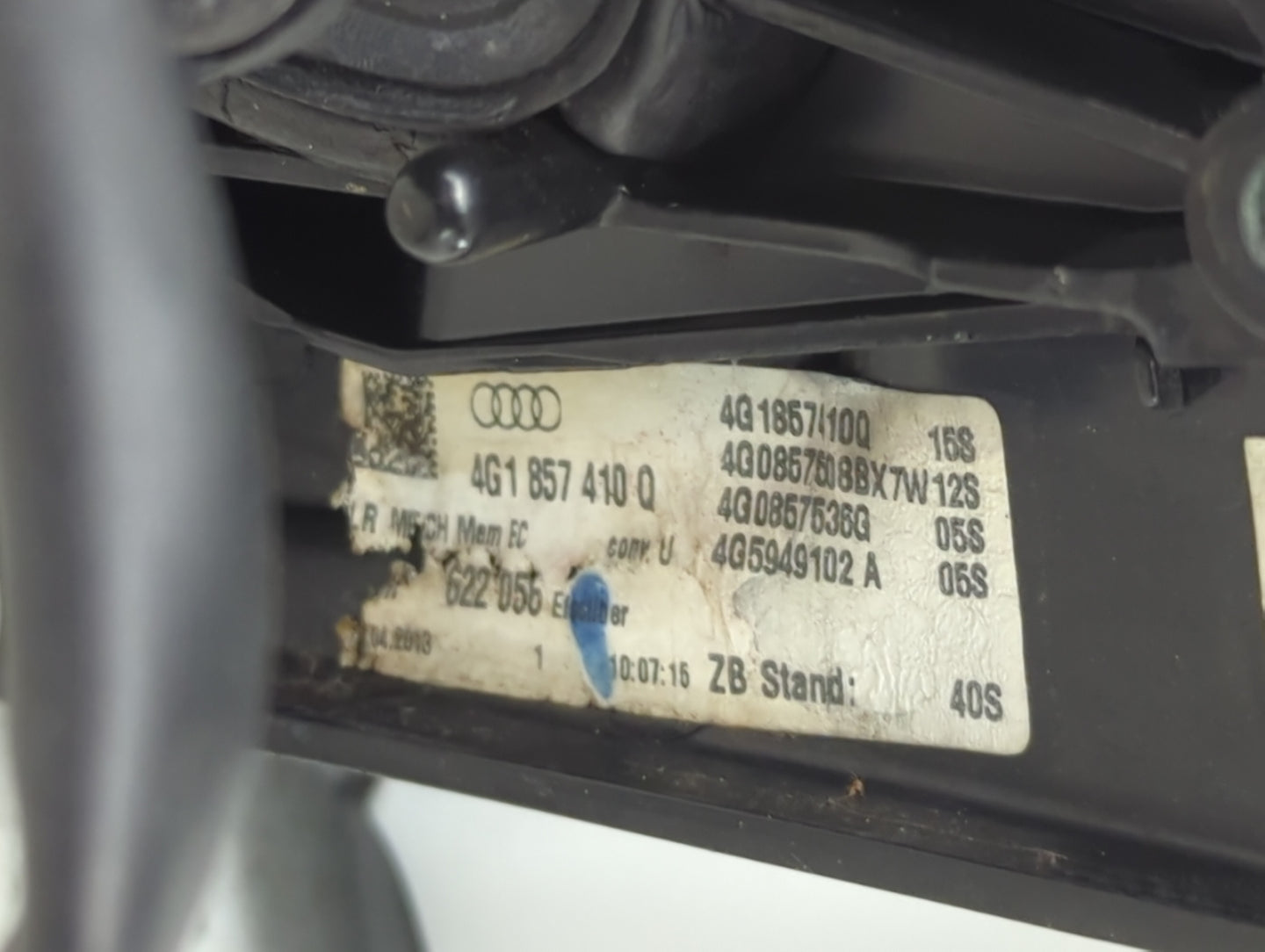 2012-2013 Audi A6 Passenger Right Side View Manual Door Mirror Silver - Oemusedautoparts1.com