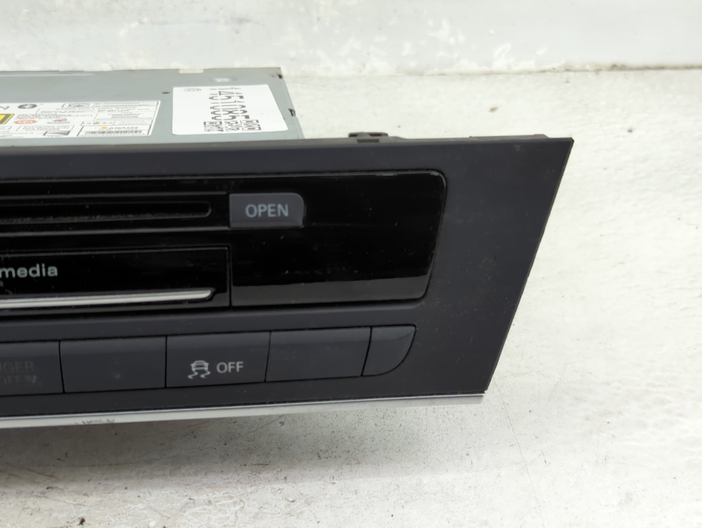 2012-2015 Audi A6 Radio AM FM Cd Player Receiver Replacement P/N:4G0035746B Fits Fits 2012 2013 2014 2015 OEM Used Auto Part