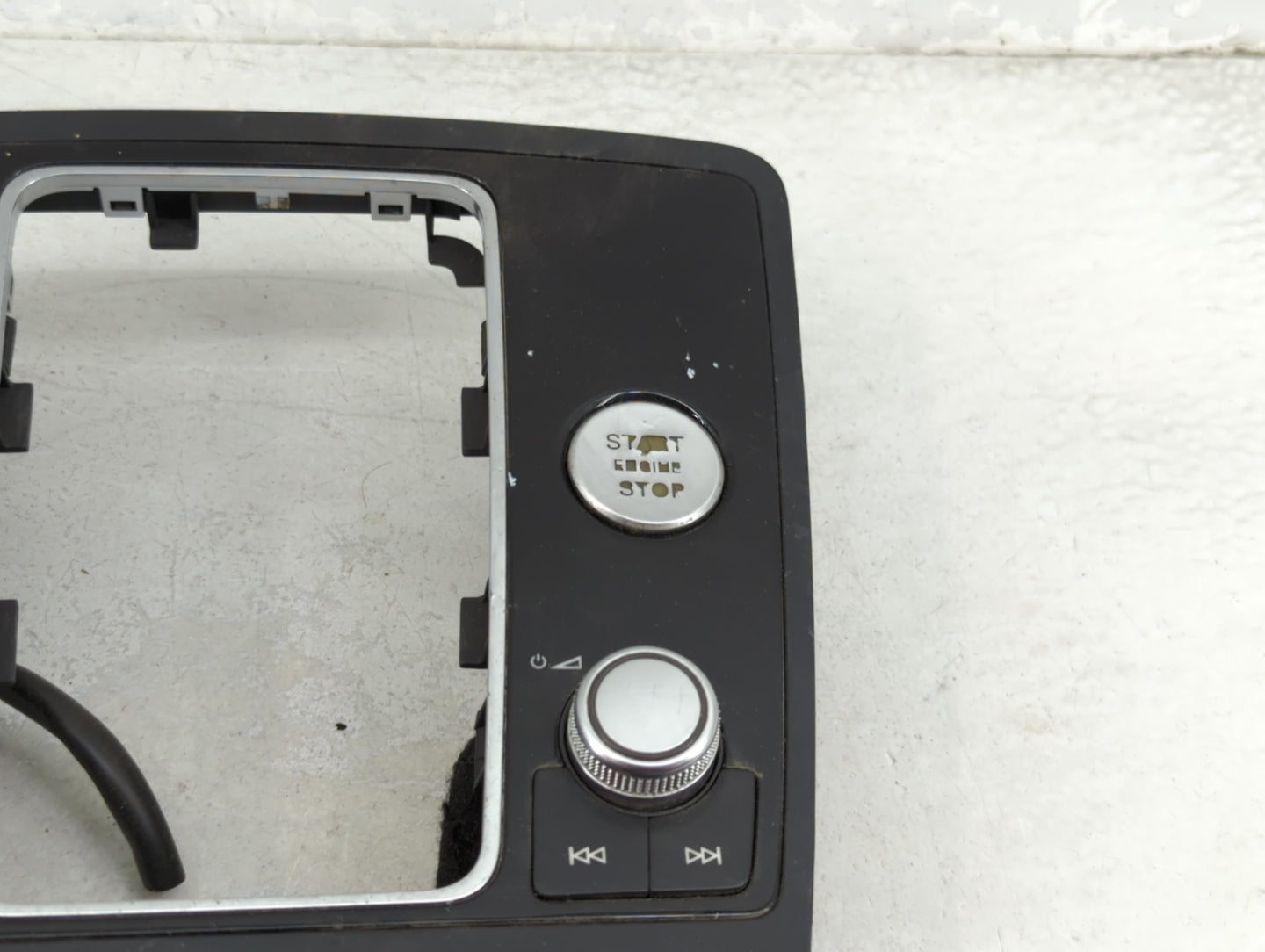 2012-2015 Audi A6 Radio Control Panel 1455889 - Oemusedautoparts1.com