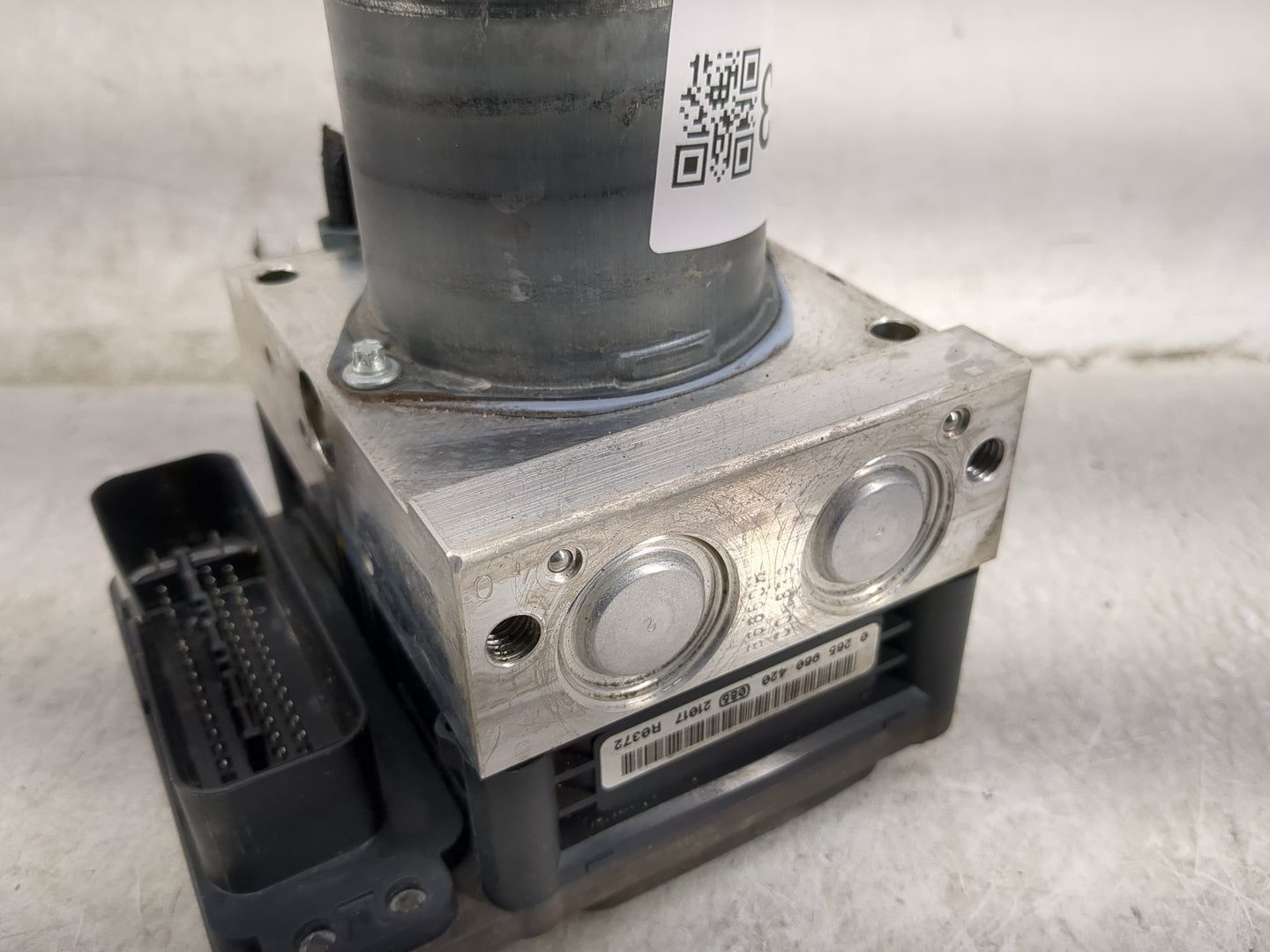 2012-2013 Audi A6 ABS Pump Control Module Replacement P/N:0 265 250 487 Fits Fits 2012 2013 2014 2015 OEM Used Auto Parts - 
