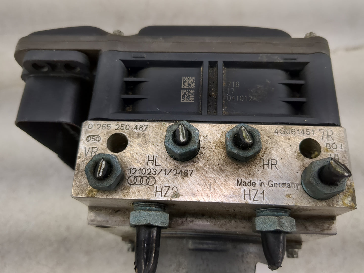 2012-2013 Audi A6 ABS Pump Control Module Replacement P/N:0 265 250 487 Fits Fits 2012 2013 2014 2015 OEM Used Auto Parts - 