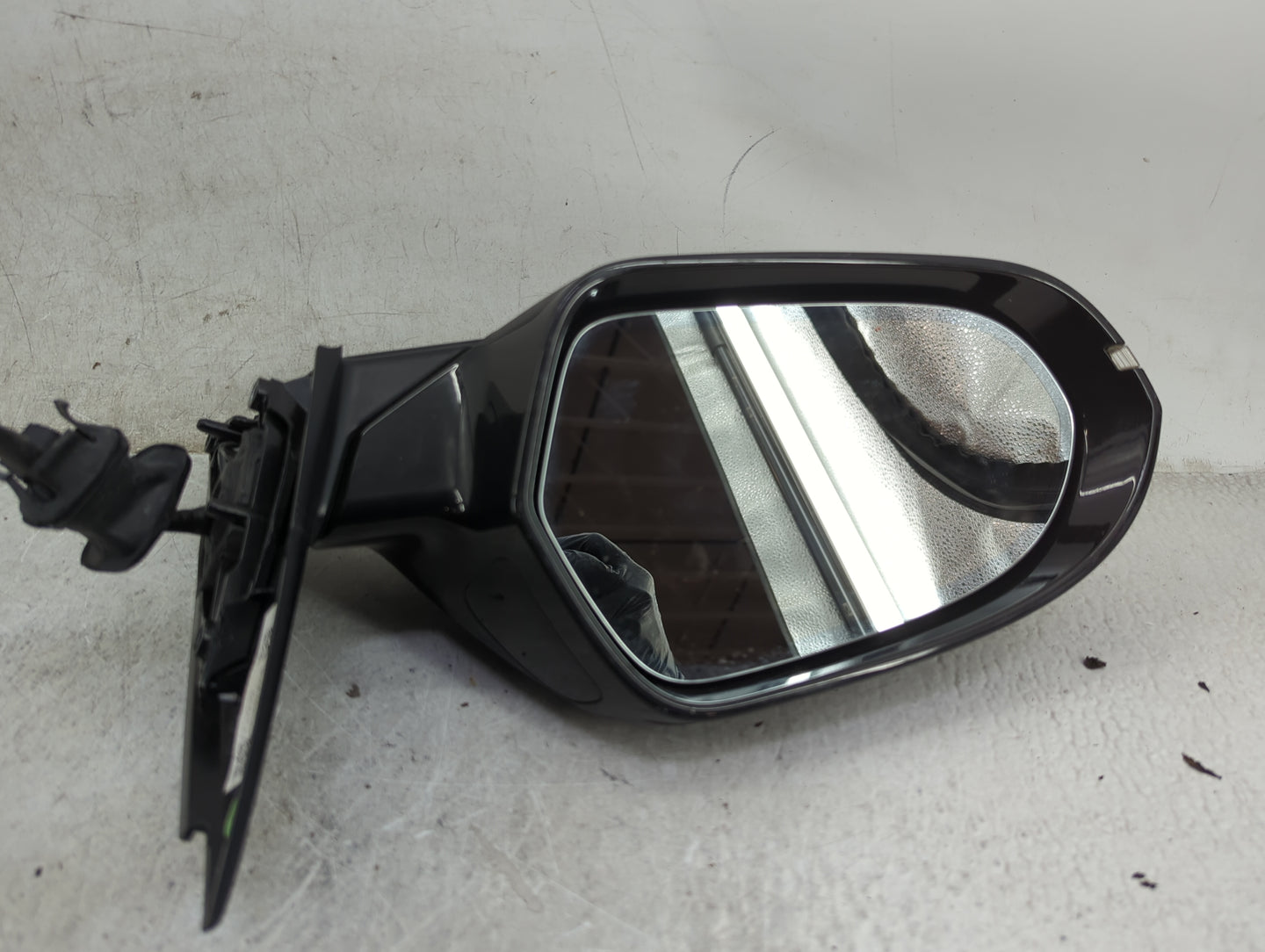 2012-2013 Audi A6 Driver Side View Mirror - Left Door Mirror OEM Used - Oemusedautoparts1.com