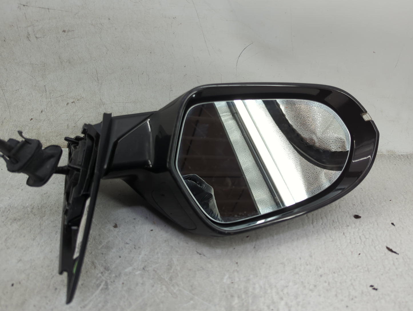 2012-2013 Audi A6 Driver Side View Mirror - Left Door Mirror OEM Used - Oemusedautoparts1.com