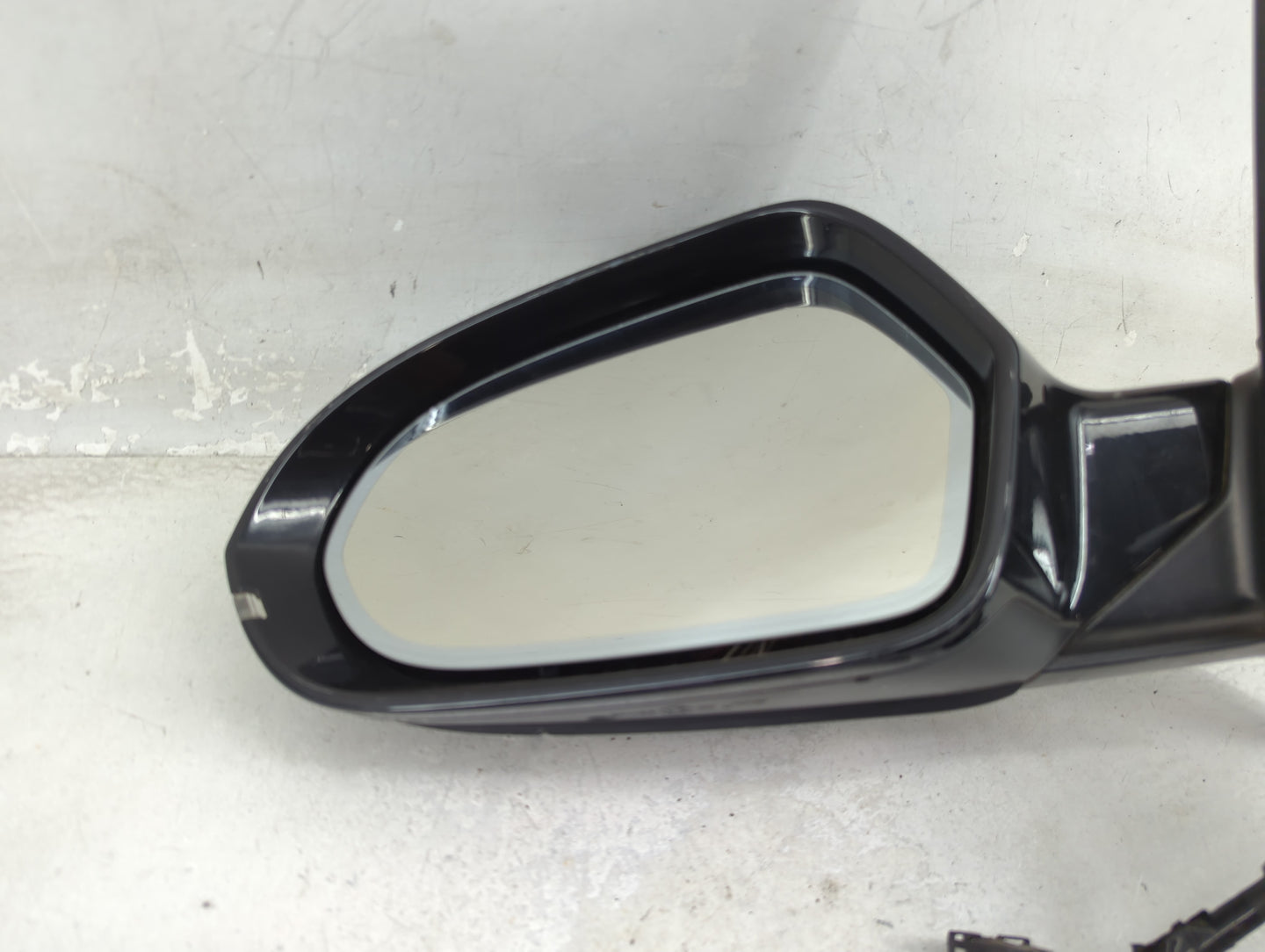 2012-2013 Audi A6 Driver Side View Mirror - Left Door Mirror OEM Used - Oemusedautoparts1.com