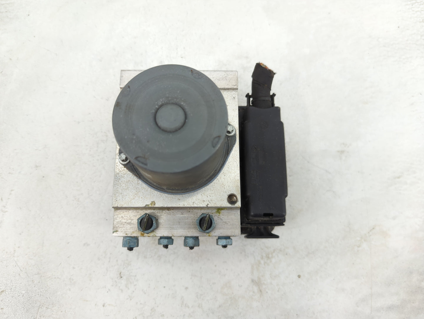 2012-2013 Audi A6 ABS Pump Control Module Replacement P/N:4G0907379H 0265006420, 0265251487 Fits Fits 2012 2013 2014 2015 OE