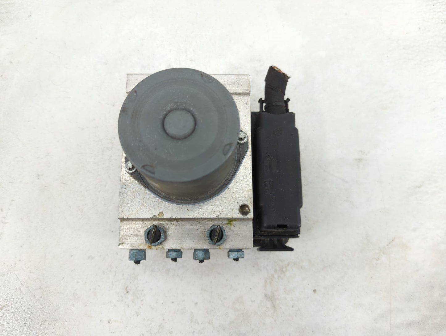 2012-2013 Audi A6 ABS Pump Control Module Replacement P/N:4G0907379H 0265006420, 0265251487 Fits Fits 2012 2013 2014 2015 OE